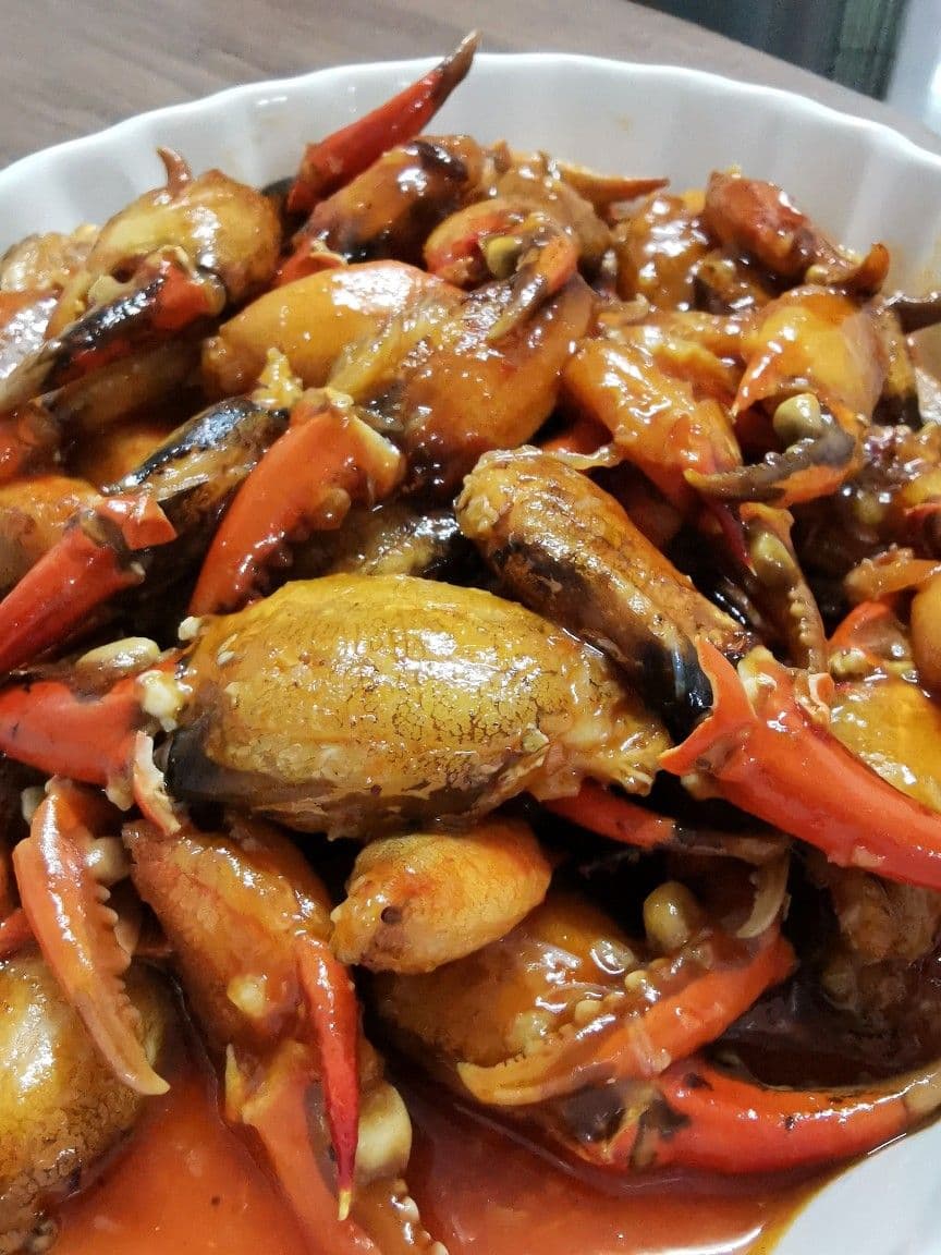 Chồng Tôi Bóc Cua Cho Thư Ký